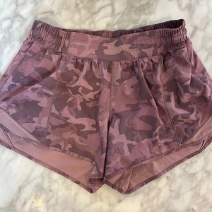 Lululemon Hotty Hot Short 4” Size 10